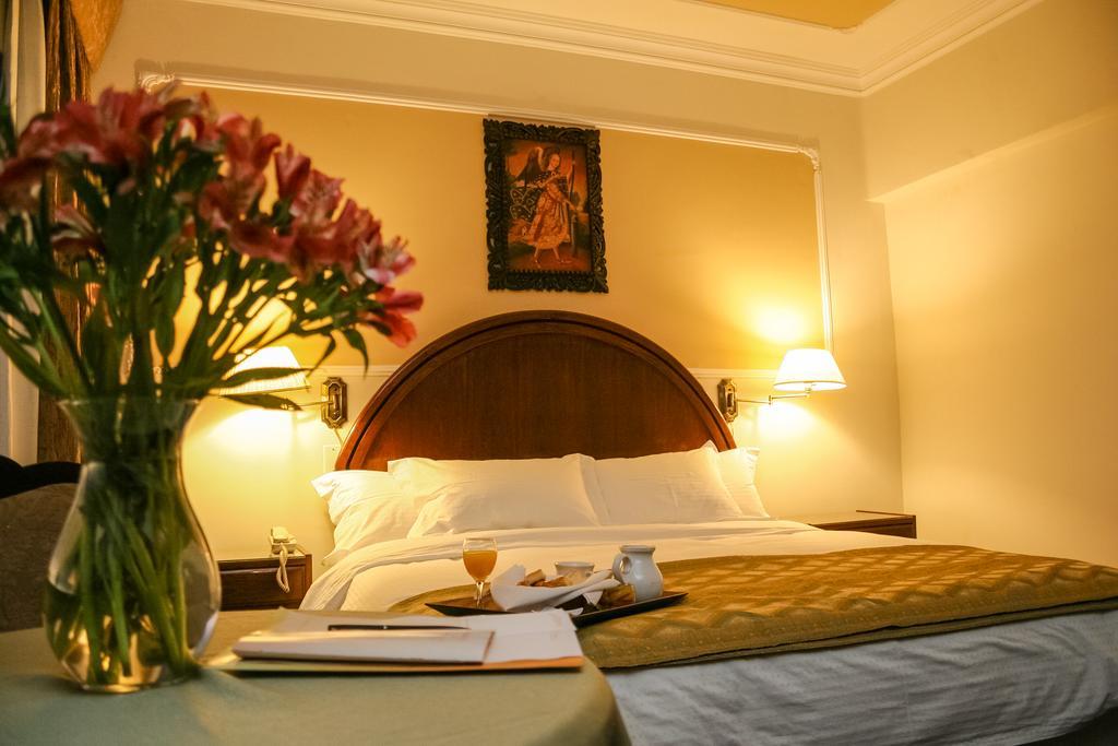 Hotel Coloso Potosí Стая снимка